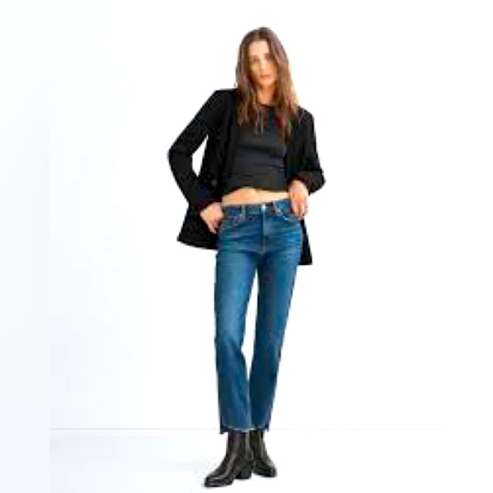 Rag & Bone Jeans. NWOT
Comfy Stretch. Harlow Mid-Rise w/angled hems